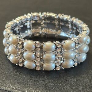 Monet Faux Pearl & Rhinestone Stretch Vintage Bracelet